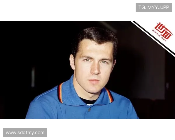 贝肯鲍尔在足球历史上的辉煌成就与传奇经历分析