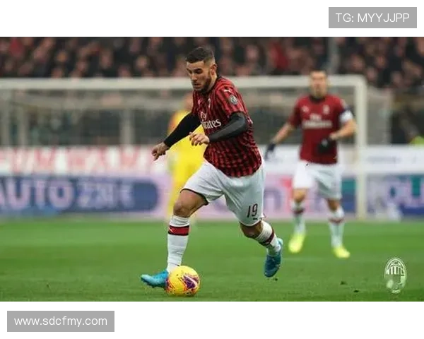 马尔蒂尼传球视野分析：足球场上的战略大师如何影响比赛节奏