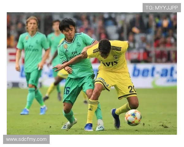 久保建英高位压迫体系中的回防与拼抢贡献解析