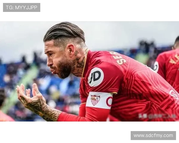 从右后卫到世界顶级中卫：拉莫斯的转型轨迹